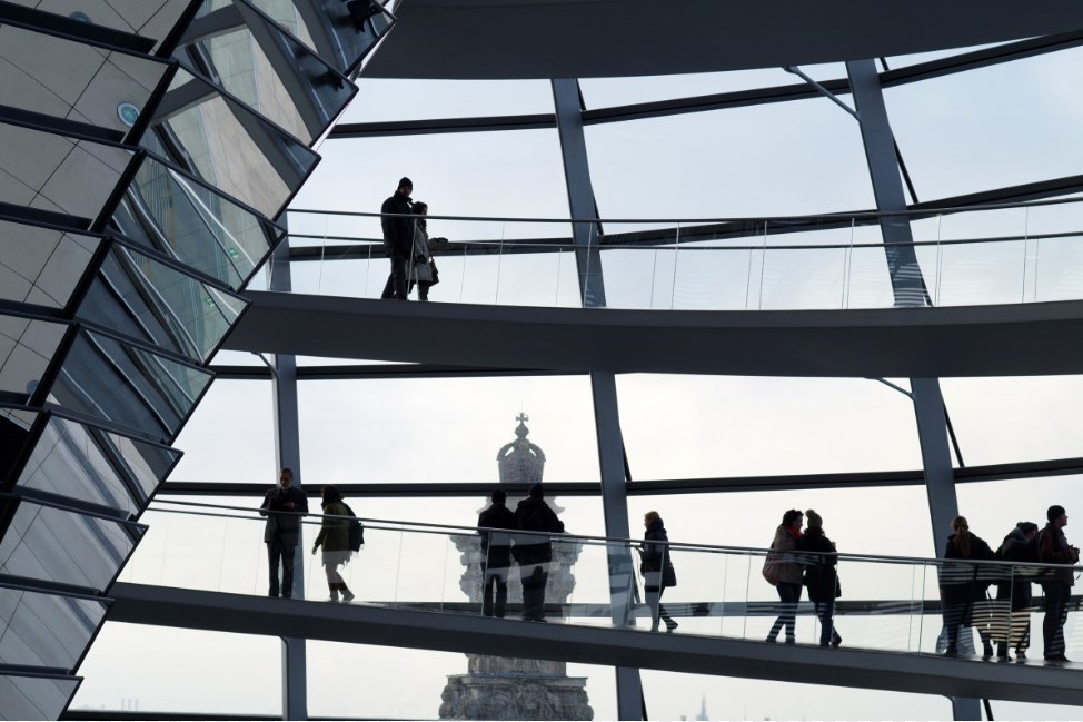 Německá ekonomika ve třetím kvartálu dále rostla, poprvé překonala úroveň HDP před covid-19