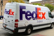 Komentář analytika: Vyšší ceny přepravného podepírají marže FedEx