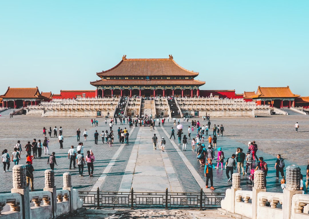 Evropské trhy bez jasného směru. Mexiko s Kanadou cla odvrátily, Čína oznámila odvetu