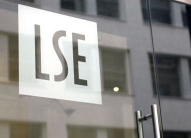 Rektor prestižní London School of Economics rezignuje kvůli vazbám na Libyi