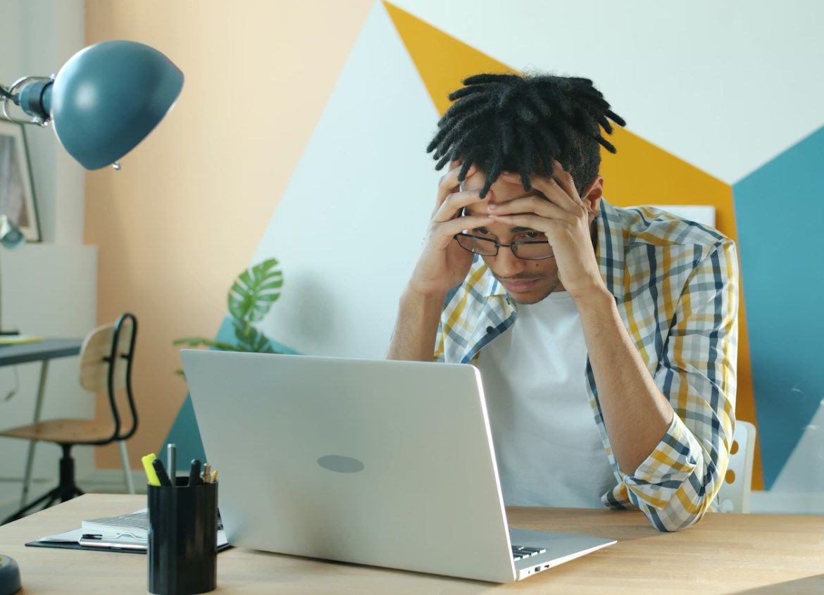 Jestli na to máte nervy, využijte poklesů pro vstup, radí Psarofagis z Bloomberg Intelligence