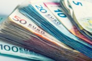Tradeři vyprodávají euro, zveřejněná data zvyšují riziko stagflace