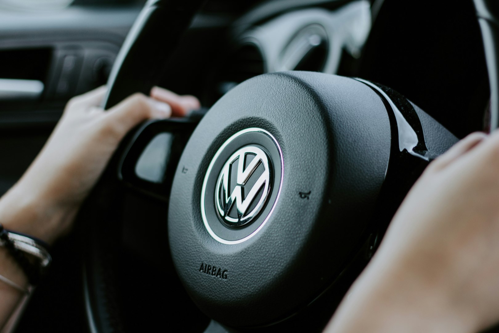 Volkswagen pod lupou: šéf koncernu volá po hlubokém řezu, překážkou budou odbory a politici