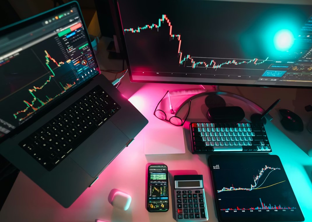 Hartnett: Vsaďte na komodity, v příštích letech předběhnou akcie. Dluhopisy zůstanou pozadu