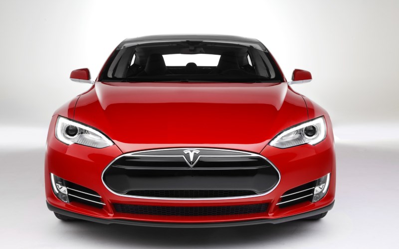 Tesla Motors v novém software pro vozy S a X představuje 