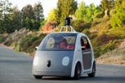 Od fascinace a lenosti, přes zachraňování životů až po řešení urbanistického spamu – to je Google Self-driving car