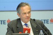 Šéf Erste Treichl a místopředseda představenstva prodávali akcie banky