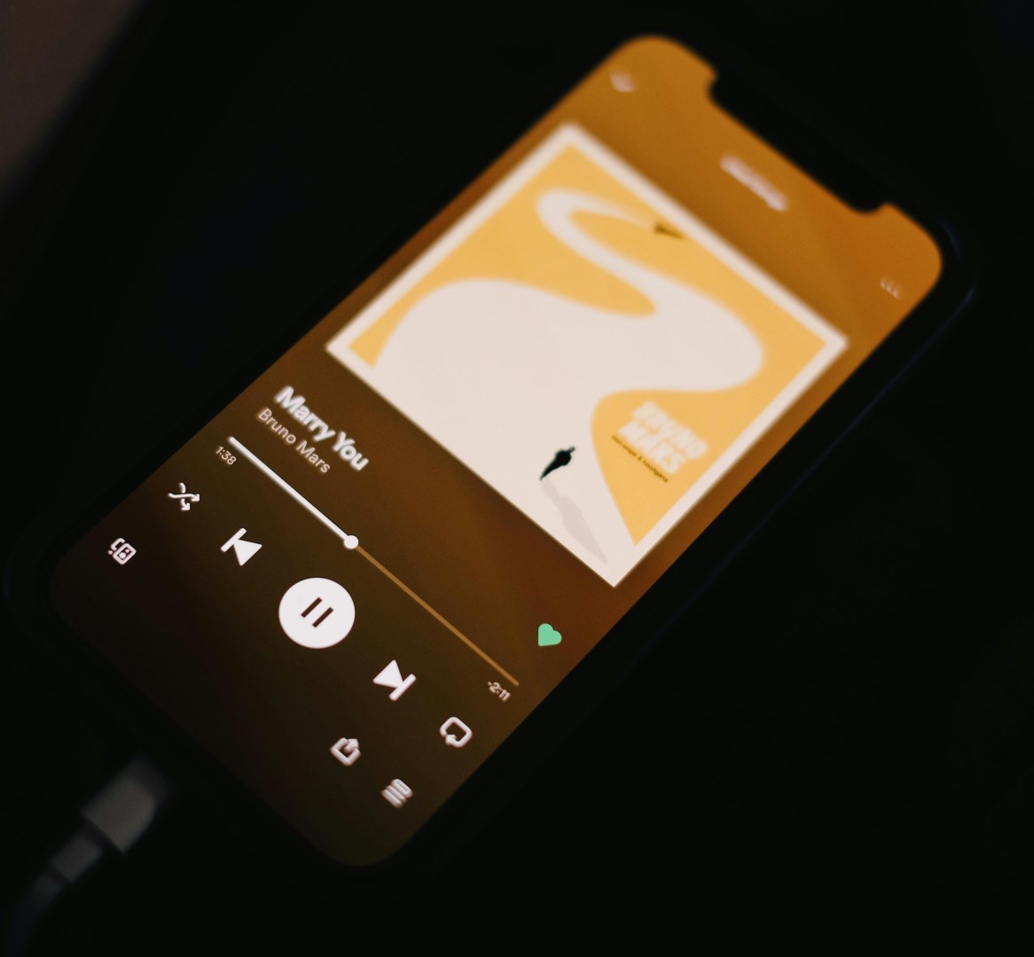 Spotify zklamala výhledem zisku, akcie míří dolů až o 12 procent