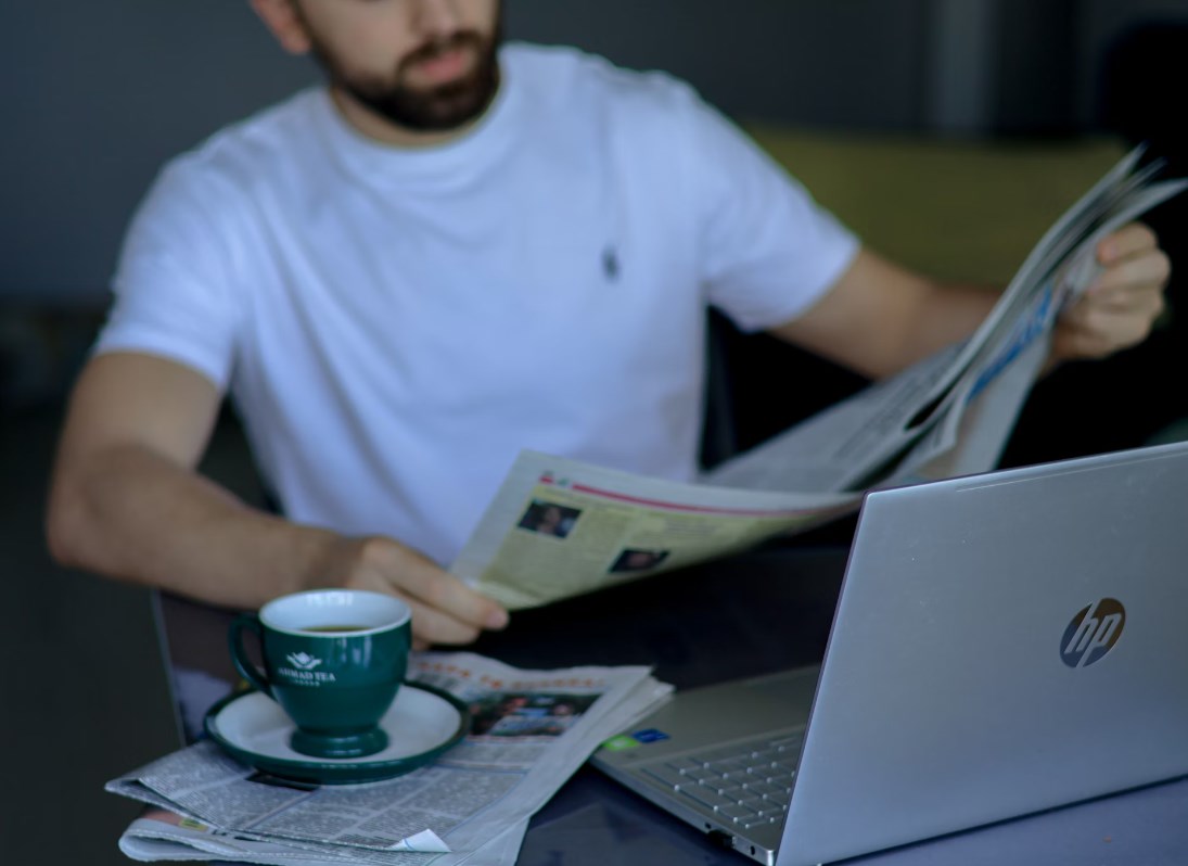 Japonsko zvyšuje sazby, Trump slibuje nižší daně pro výrobce v USA a evropské futures jsou v zeleném