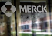 Zisk na akcii Merck ve 3Q předčil odhady, výrobce léčiv zlepšil prognózu pro rok 2015