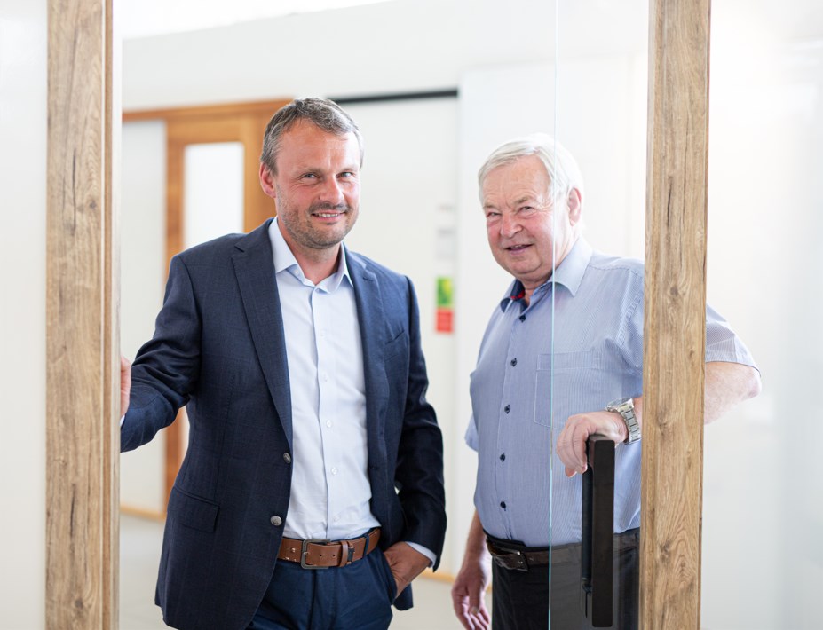 Otec a syn, Jaroslav a Dušan Vrtalovi, dobývají s českými dveřmi Evropu