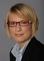 Šéfka poslanců VV Kočí potvrdila peníze od Bárty a podala trestní oznámení. John její schůzku s premiérem označil za vnitrostranický puč. Rozpad strany?