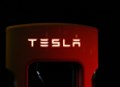 Tesla žádá akcionáře o obnovení odměn pro Muska, v Indii chce investovat až 3 mld. dolarů