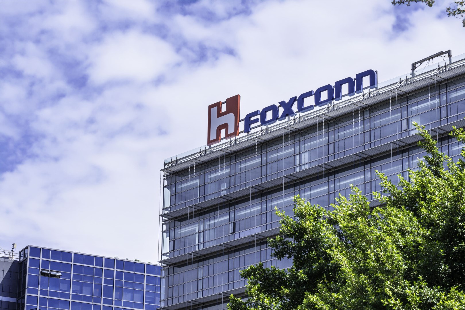 Foxconn těží z AI boomu. Zisk i tržby výrazně překonaly očekávání trhu