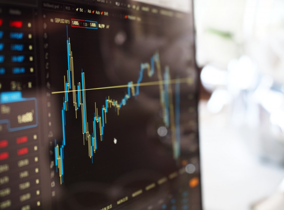 Při čekání na inflační report se investoři nepouštějí do větších akcí