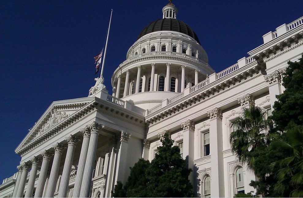 Yellenová opatrně o daních a rozhodně proti Číně. Americké akcie po svátku rostou