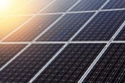 SolarEdge a téma akciových záporných sazeb