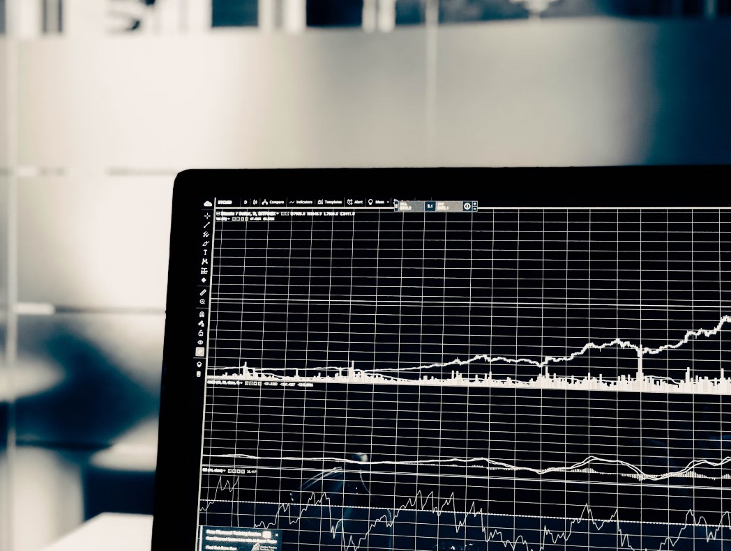 Trhy na nových rekordech, Lufthansa vymění své vedení a evropské futures jsou dnes smíšené