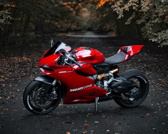Volkswagen zvažuje prodej Ducati. Ikonická motocyklová značka může pomoci financovat restrukturalizaci