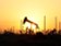 IEA: Dodávky ropy jsou adekvátní, rezervní kapacity ale klesají