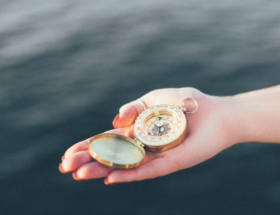 Smíšená data evropským akciím směr neukázala, dluhopisům se však daří