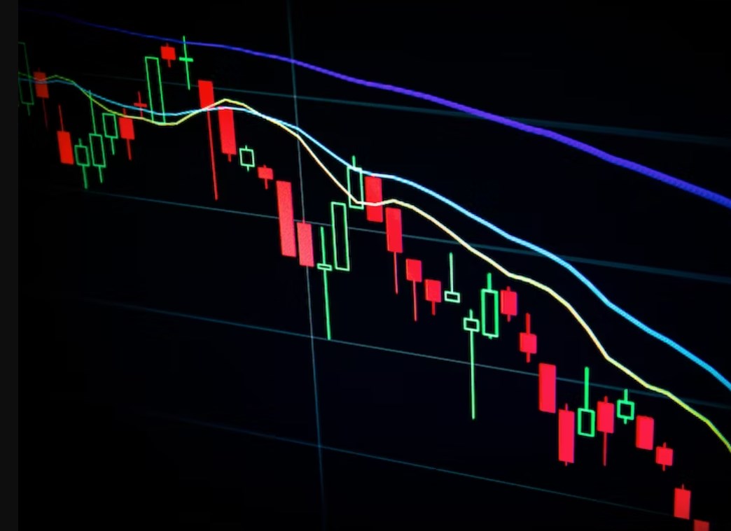 Nervozita z výsledků tlačí akciové trhy níž