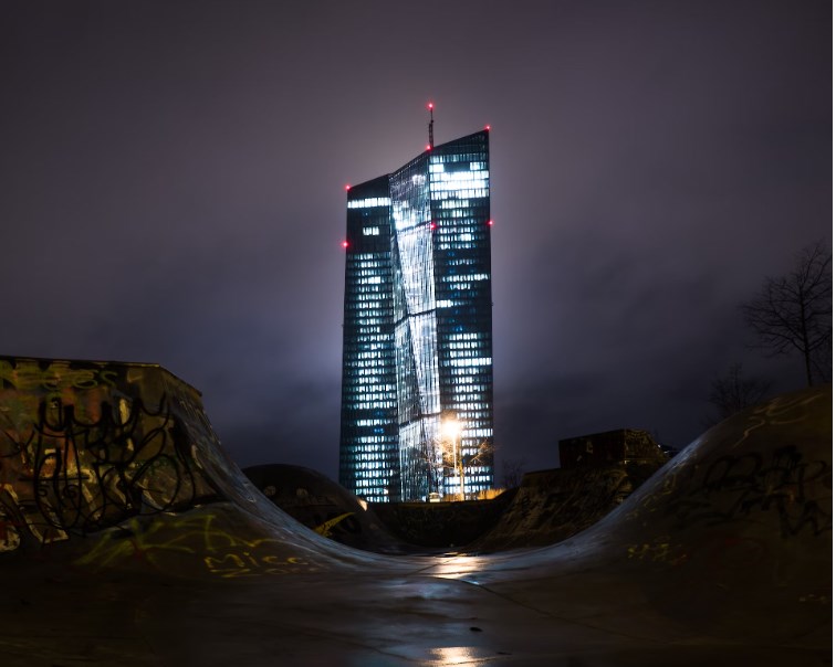 Obchodníci navyšují sázky na pokles sazeb ECB. Scénář, o kterém se ještě nedávno neuvažovalo?