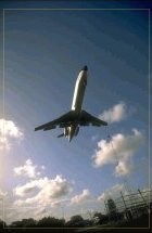 Akcie UAL vylétly o 34 procent, DJIA však oslabuje již druhý den