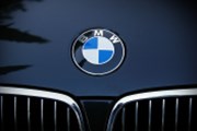 Německá automobilka BMW v prvním čtvrtletí téměř zpětinásobila zisk