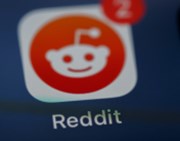 Reddit chce vstoupit na newyorskou burzu, loni snížil ztrátu a zvýšil tržby