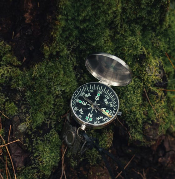 Akcie si nevybraly jasný směr. Ve hře výsledky velkých techů, přísný Fed a drahá ropa