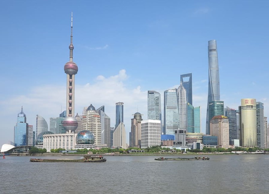 Fidelity: Čínské akcie čekají turbulence a dluhopisy počítají s růstem ekonomiky